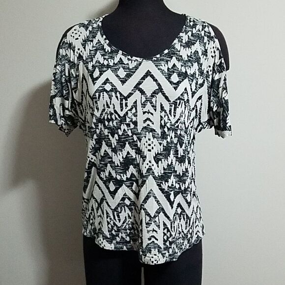 Stetson Cream & Black Cold Shoulder Aztec Top (S) - Picture 1 of 5